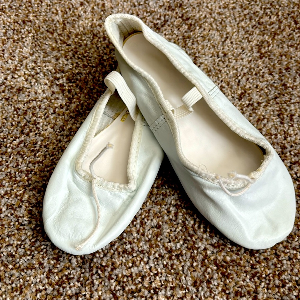 Jazz Shoes White Size 13 1/2 by Dance Fashions
